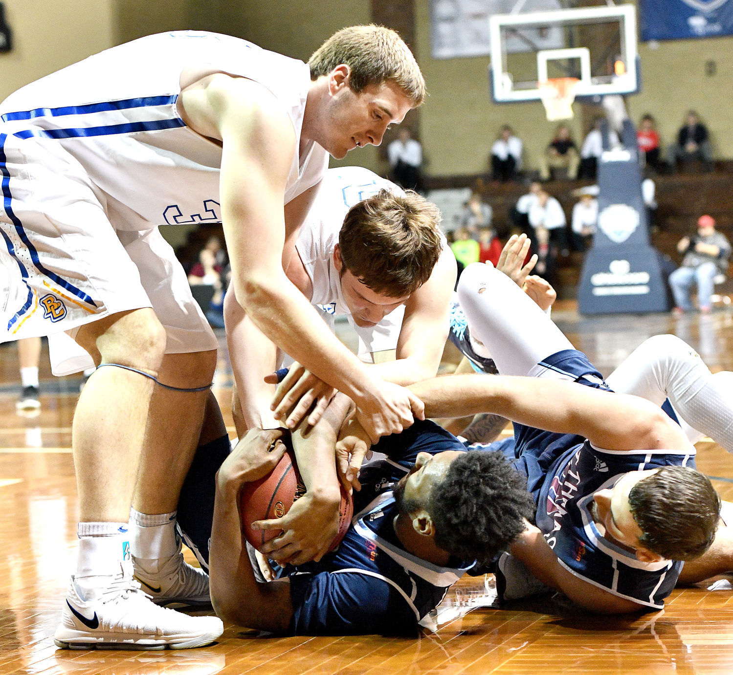 Briar Cliff vs St. Thomas NAIA basketball